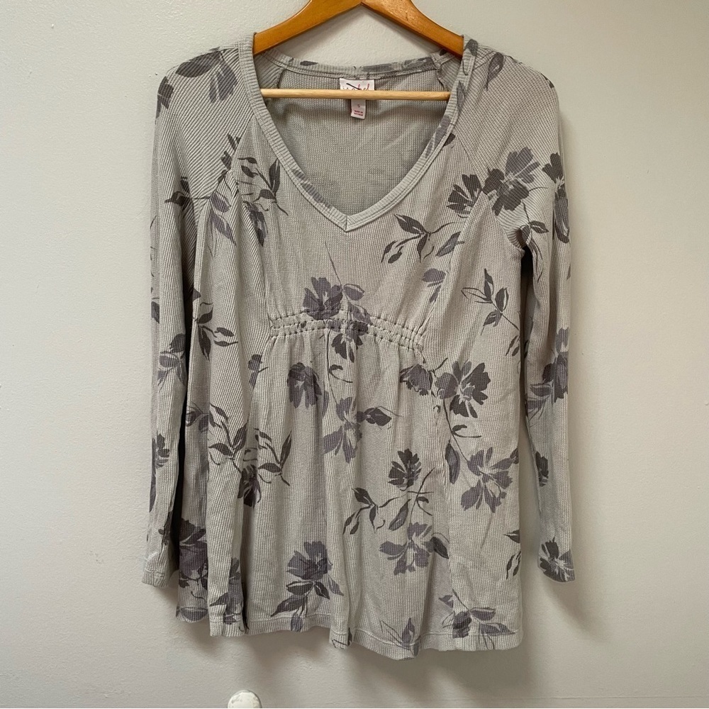 Isabel Maternity Gray Floral V-Neck Long Sleeve Pullover Top Women's S